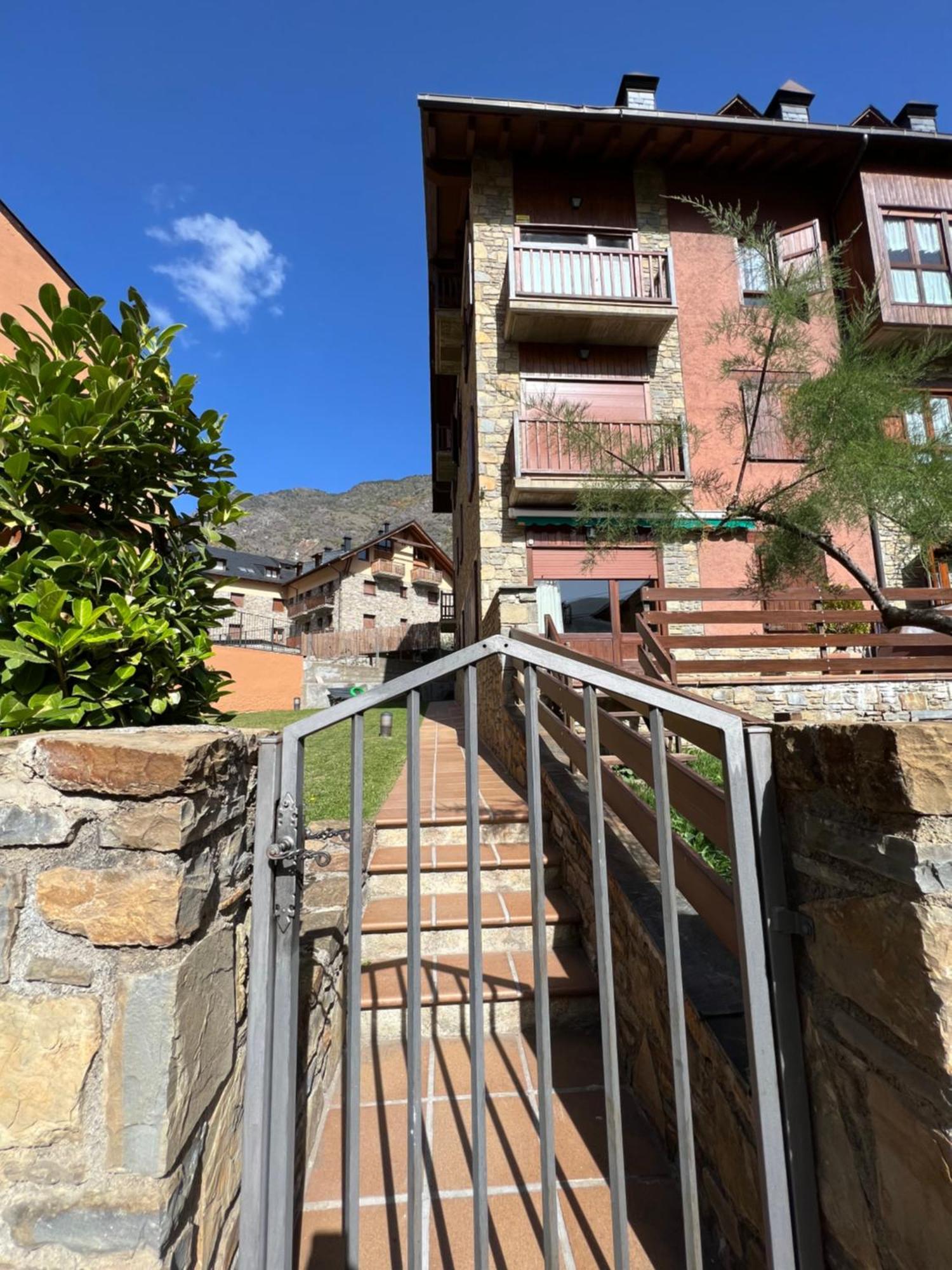 El Duplex De Espot - L'Amfitriona Apartment Luaran gambar